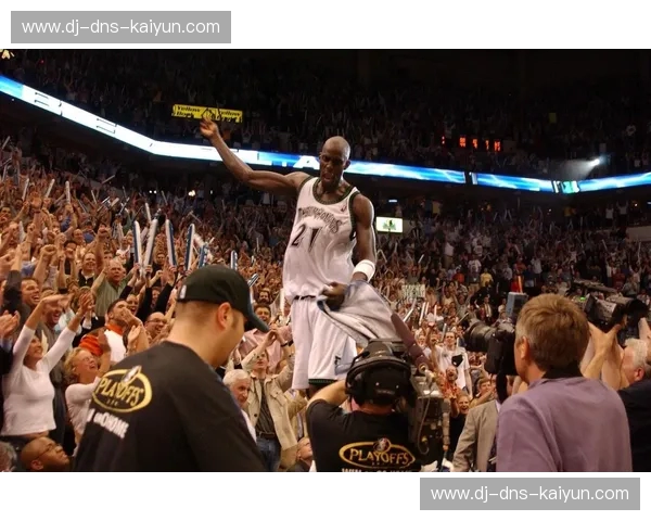 冰与火的史诗碰撞:当圣安东尼奥的“外星人”遇见明尼苏达的“群狼” 冰与火的史诗碰撞:当圣安东尼奥的“外星人”遇见明尼苏达的“群狼”